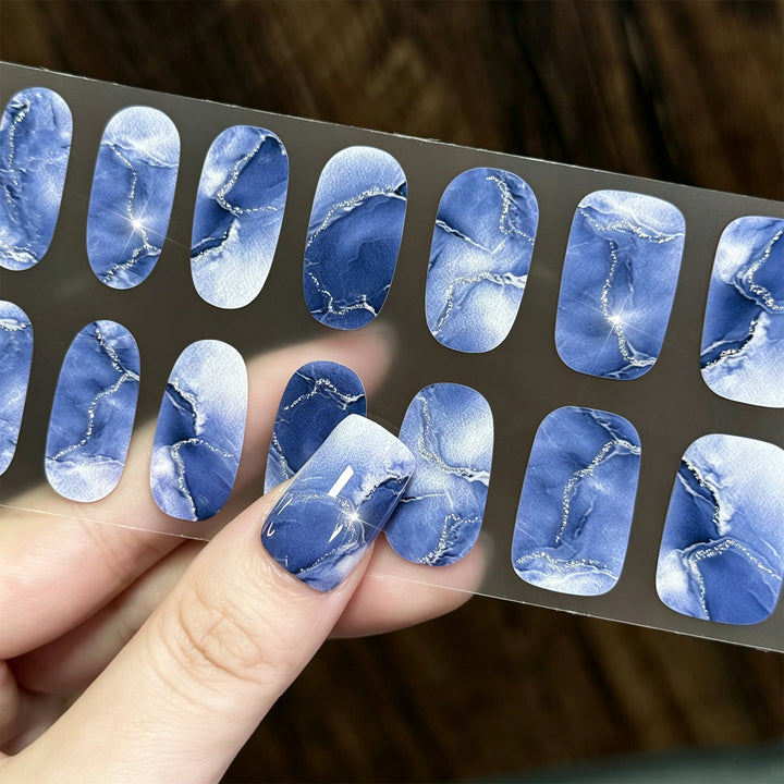 Künstlerische Aquarell-Nagelwickel