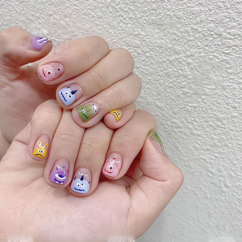 Verspieltes Charakter-Themen Press-On Nagelset