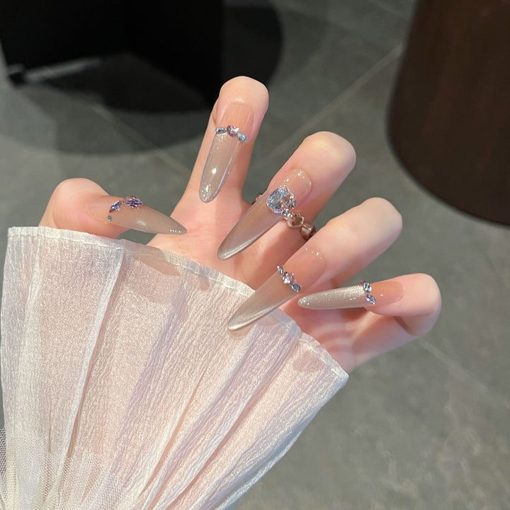 Künstlerische mit Strass besetzte Press-On Nagelverlängerungen Karnz