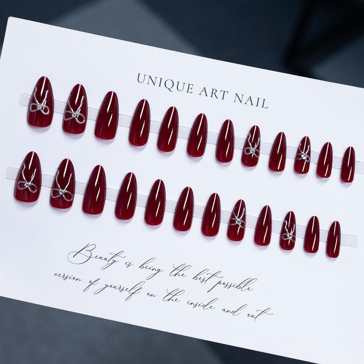 Elegante Glänzende Mandel-förmige Nagelkunst