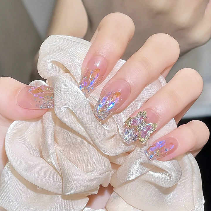 Kunstnagelset mit Glitzer- und 3D-Schmetterlingsverzierungen Karnz