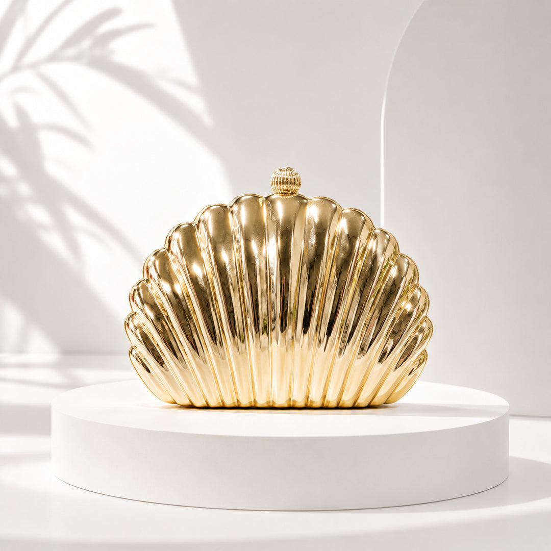 Elegante, gebogene Muschel-Clutch