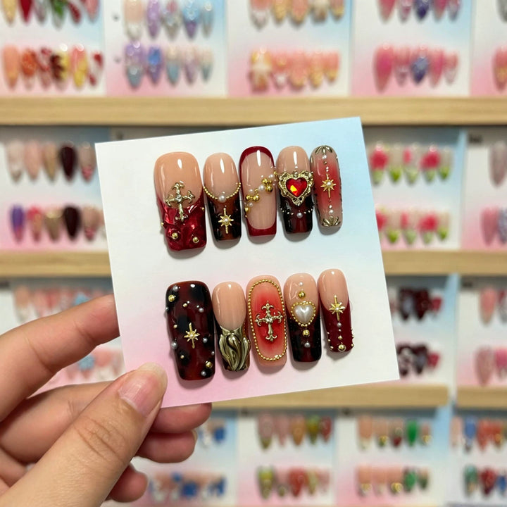 Luxuriöses Statement Press-On Nagelset mit Juwelenelementen