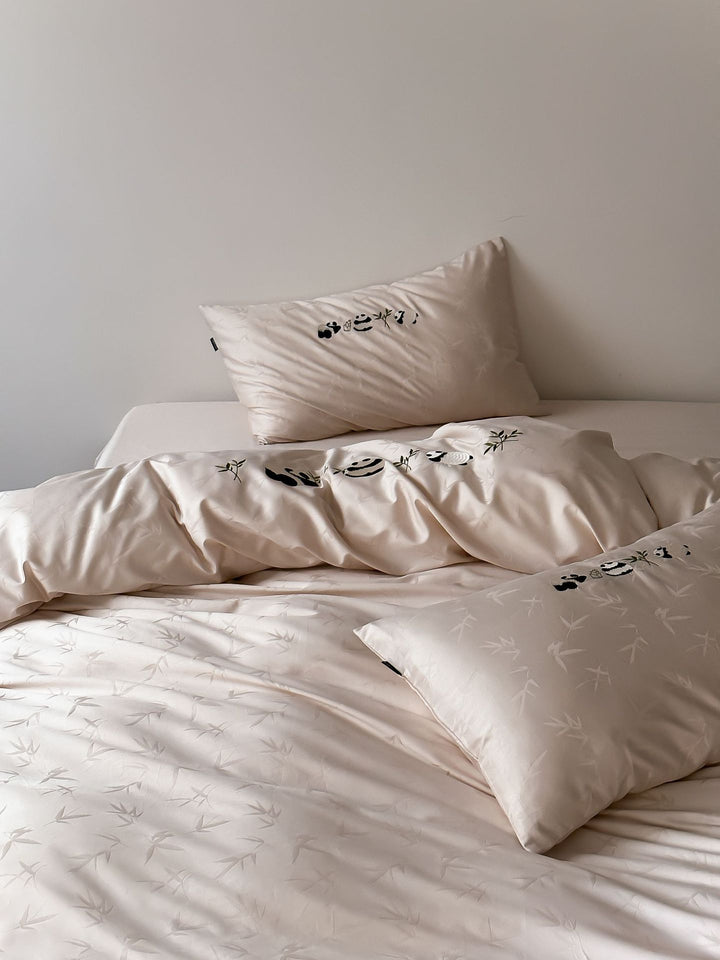 Fein gewebtes Baumwollsatin-Bettwäsche-Set mit Panda-Stickerei und Bambus-Jacquard