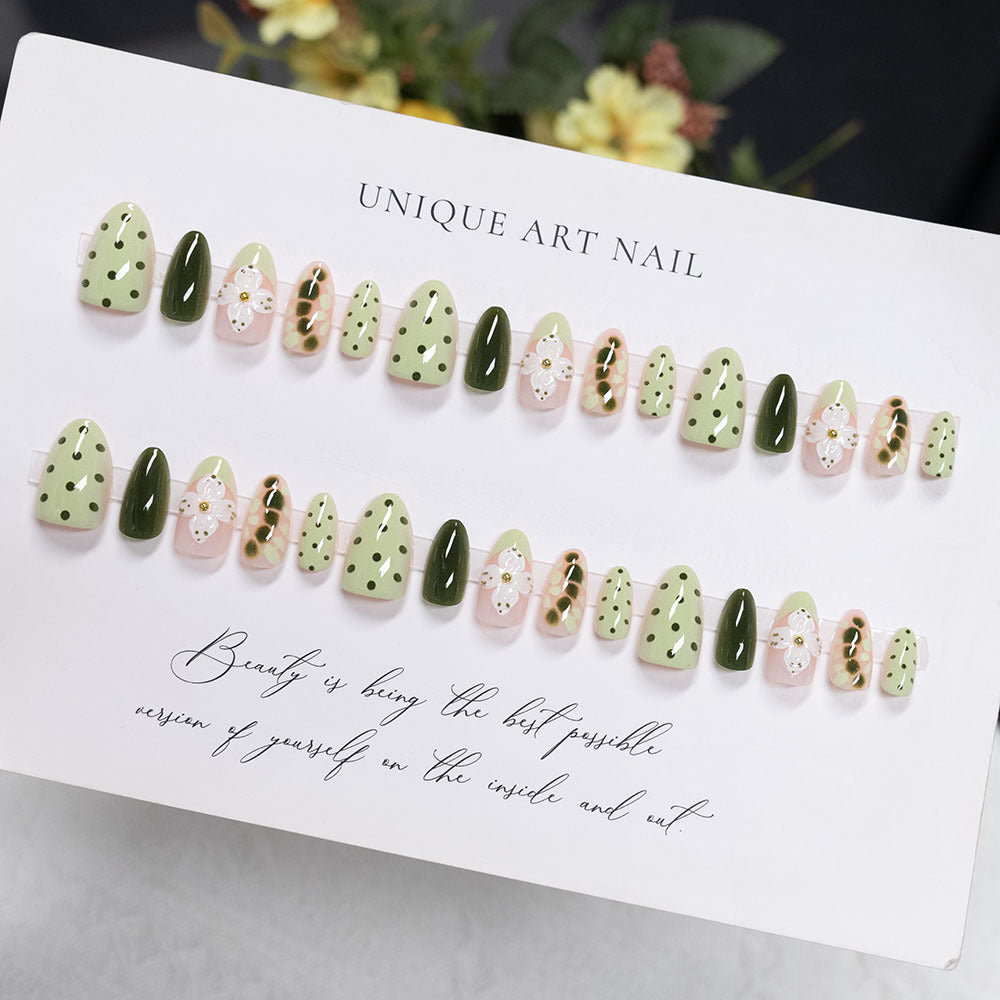 Blumenmuster Aufkleben Nagelkunst