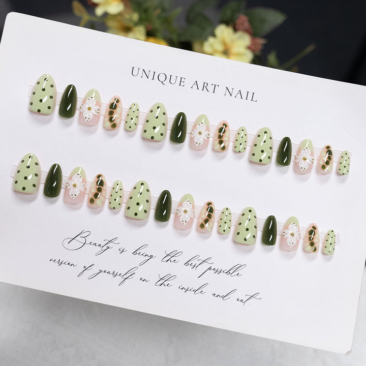 Blumenmuster Aufkleben Nagelkunst