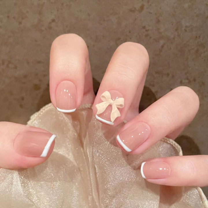 Kunstfingernägel mit Stilvollem Herz- und Ombre-Design Karnz