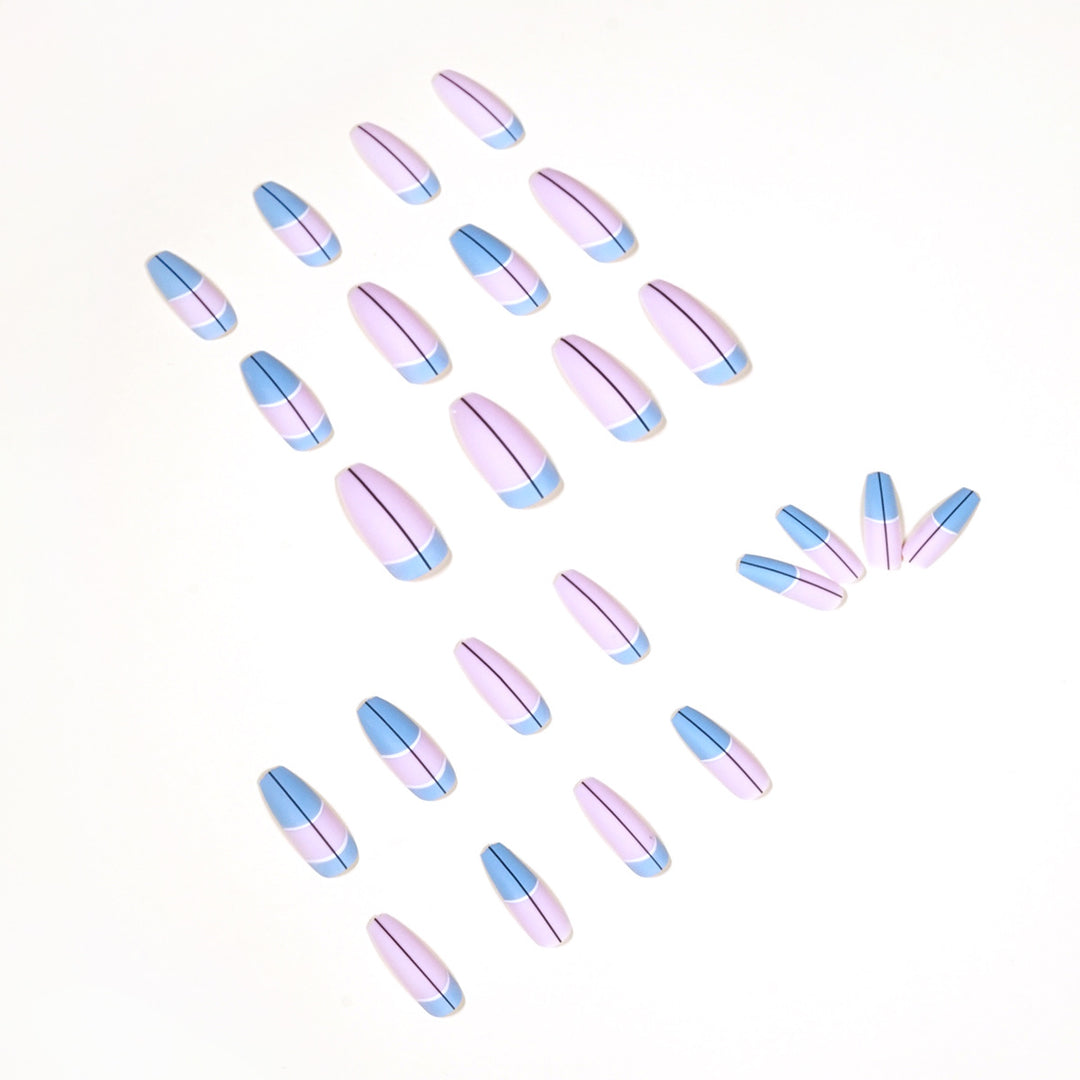 Trendige Stiletto-Nägel mit geometrischem Design Karnz