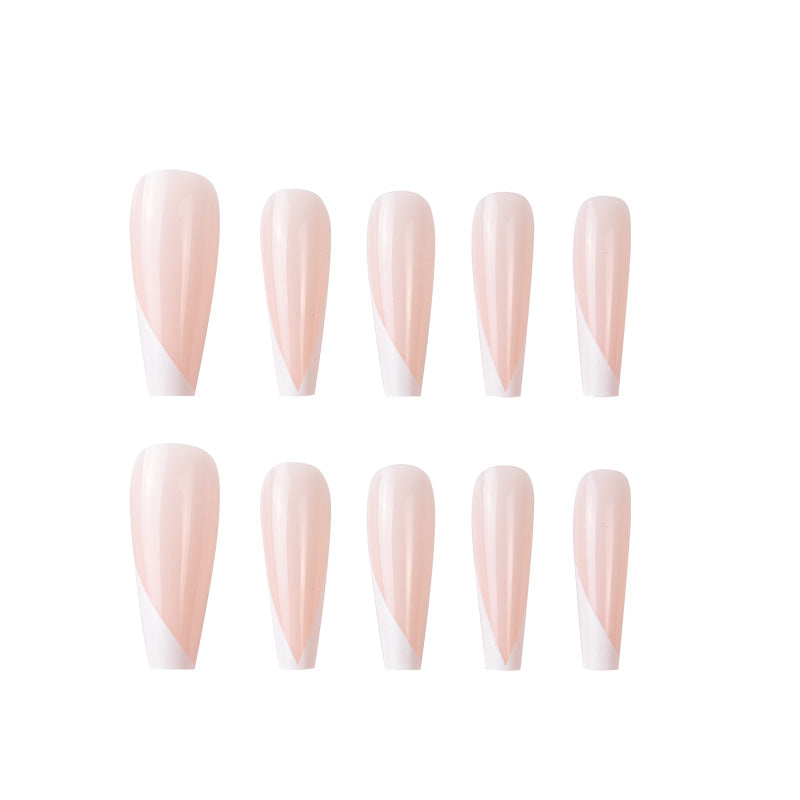Elegante glänzende Stiletto-Nagelerweiterungen Karnz