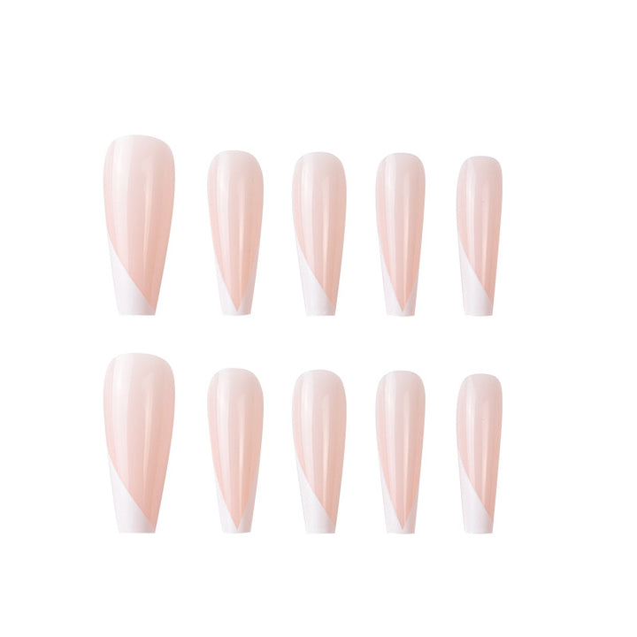 Elegante glänzende Stiletto-Nagelerweiterungen Karnz