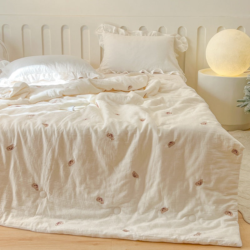 Damen leichte und atmungsaktive Tagesdecke mit zarten Blumenmotiven Karnz