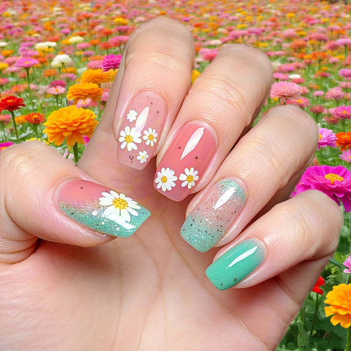 Kunstnägel mit Sommerlichem Blumenmotiven Karnz