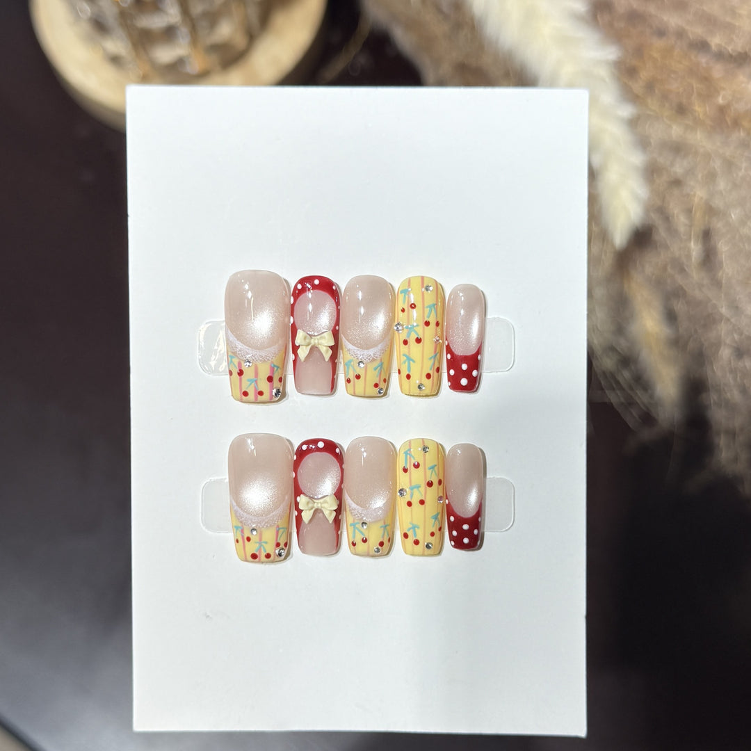 Dekorativer Nagelkunst Set Karnz