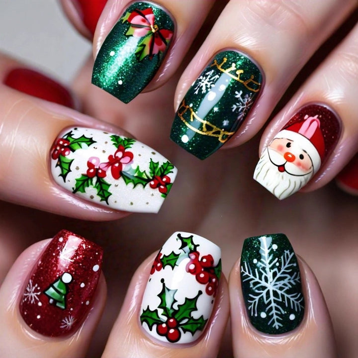 Festliche Kunstnägel im Weihnachtsdesign Karnz