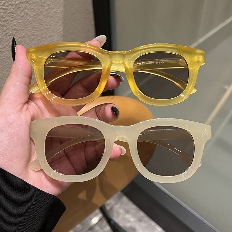 Damen stilvolle runde Sonnenbrille mit robustem Rahmen und schützendem UV-Filter Karnz