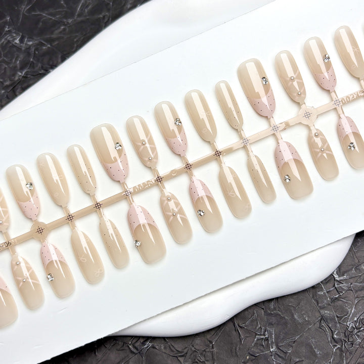 Elegantes Press-On Nagelkunst Set 1790746012