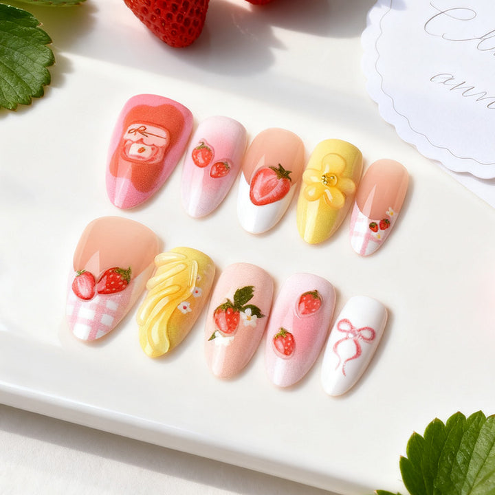 Charmantes Erdbeer-Themen Press-On Nagelkunstset Karnz