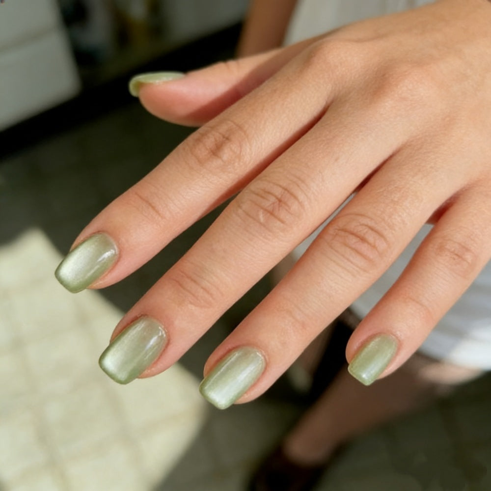Stilvolle Kunstnägel mit Elegantem Hochglanz-Finish Karnz