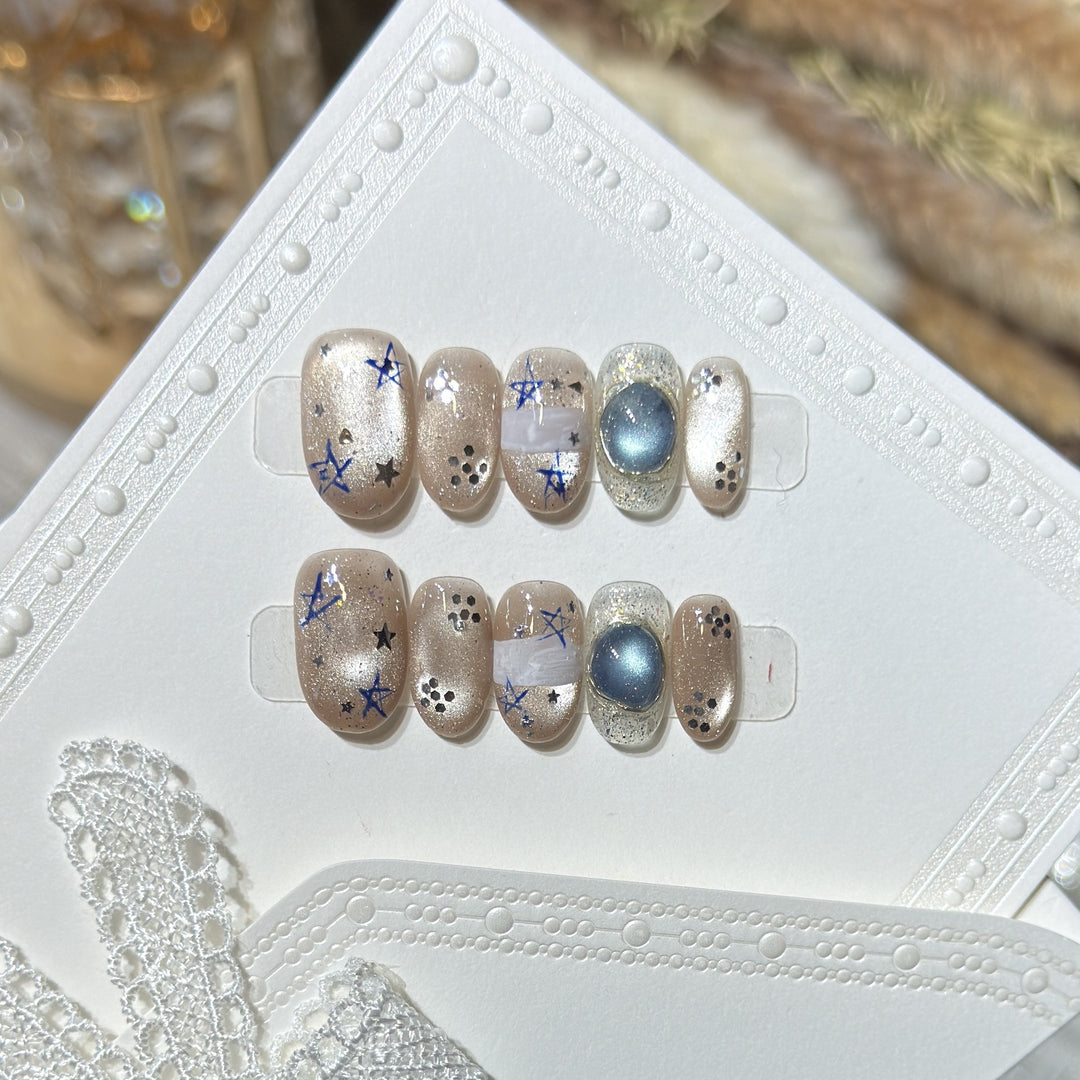Himmelsinspiriertes Press-On Nagelset Karnz