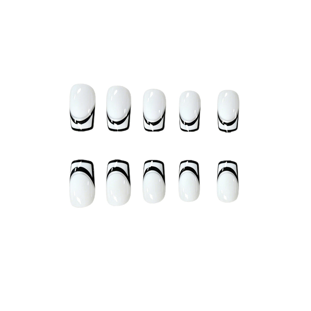 Elegante geometrische Nagelkunst Karnz