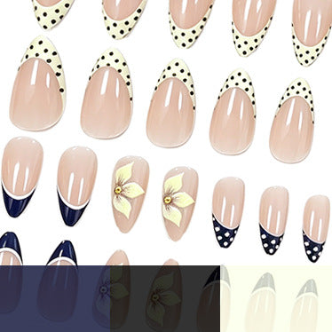 Künstlerisches Florales Acryl-Nageldesign Karnz