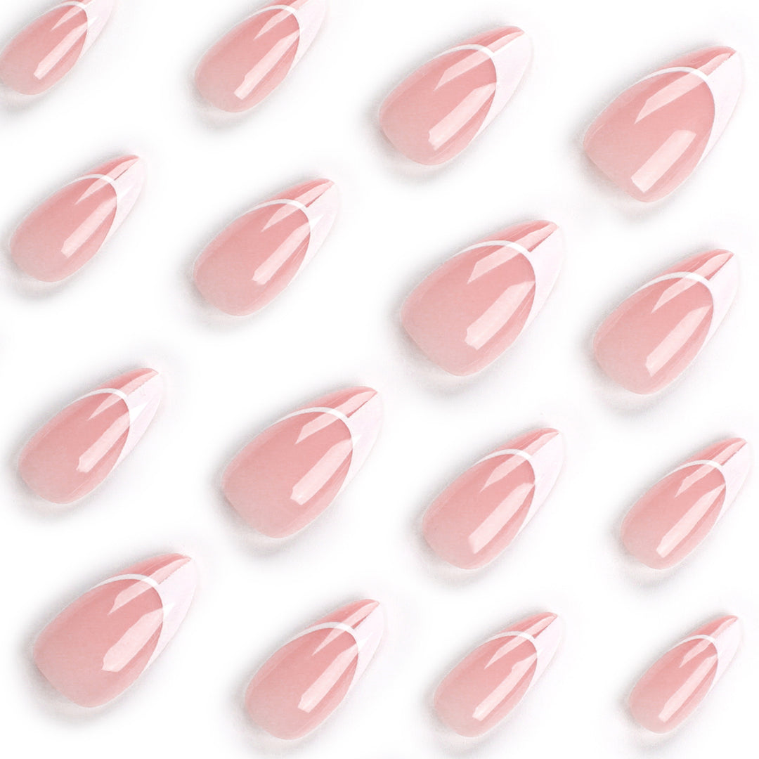 Kunstvolle French-Tip Kunstnägel Karnz
