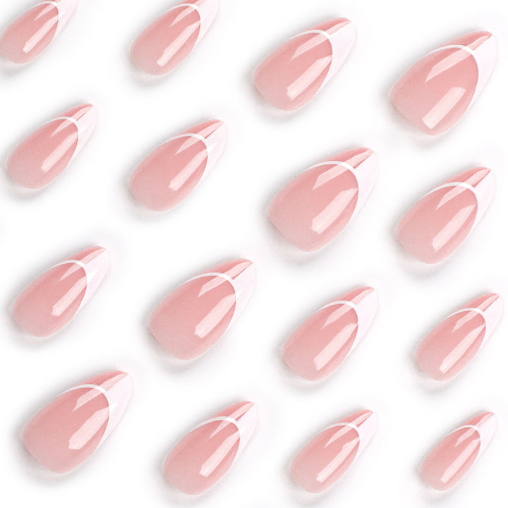 Kunstvolle French-Tip Kunstnägel Karnz