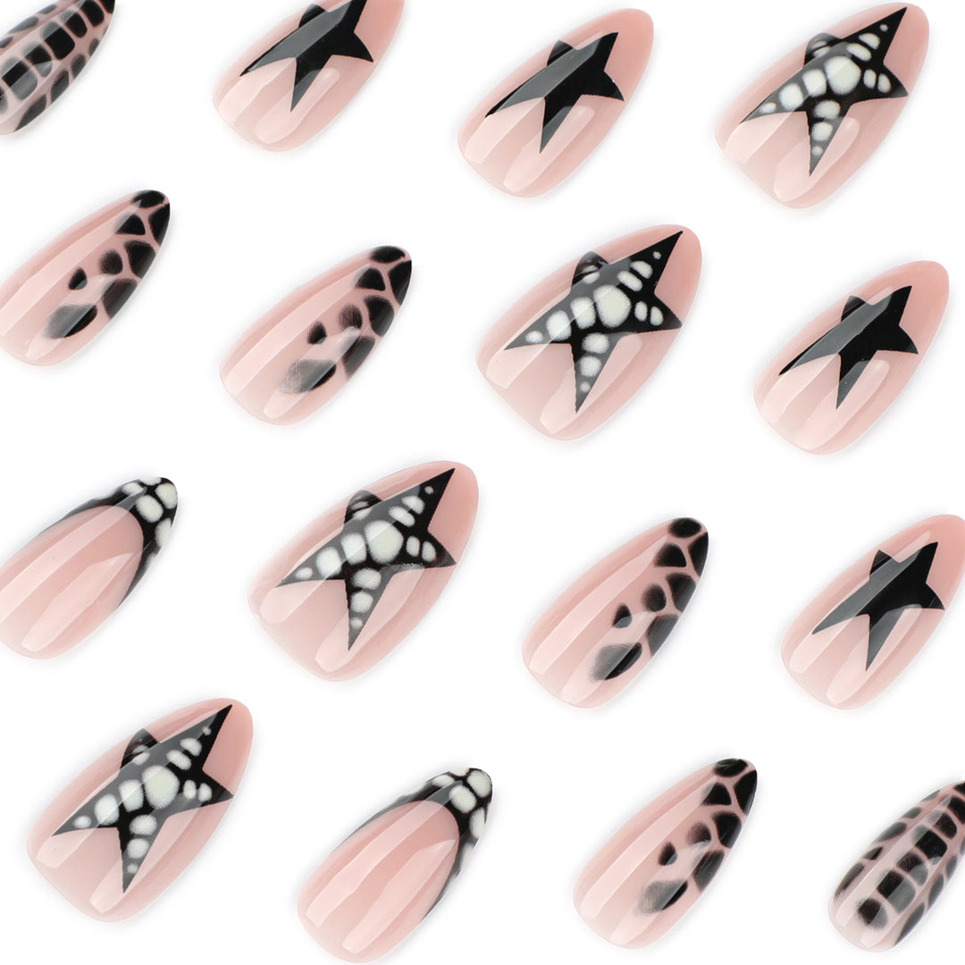 Kreative Nagelkunst im modernen Stil Karnz