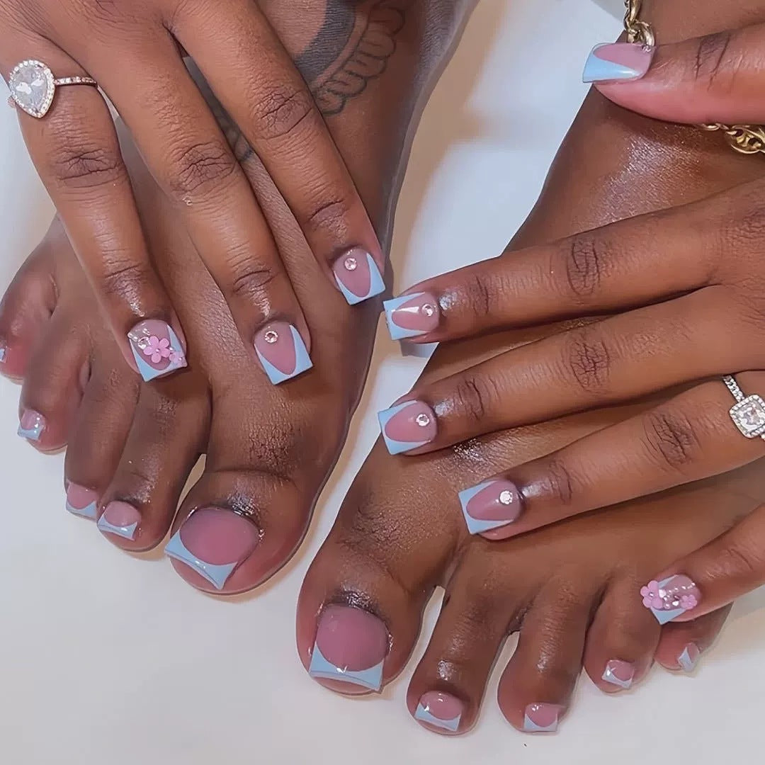 Künstlerisches Press-On Nagelkunst Set mit floralen und Juwelen-Elementen Karnz