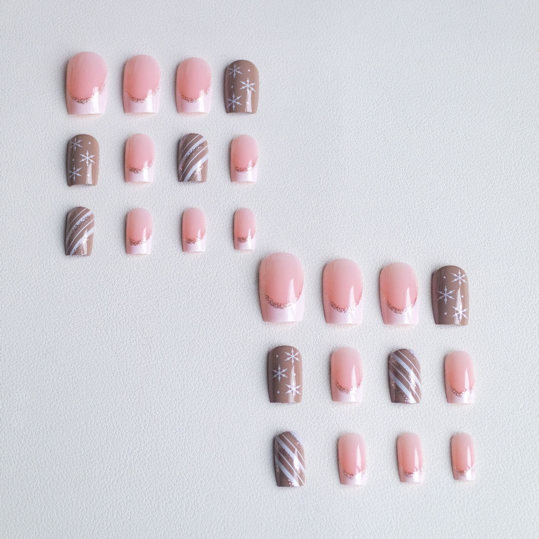 Trendige Feiertags-Nagelkunst-Set