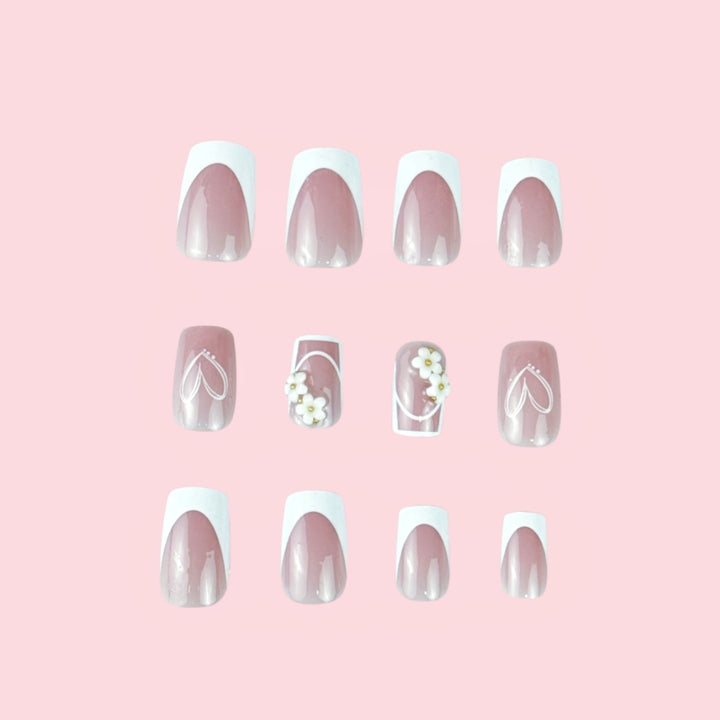 Dekoratives Aufklebe-Nageldesign Karnz
