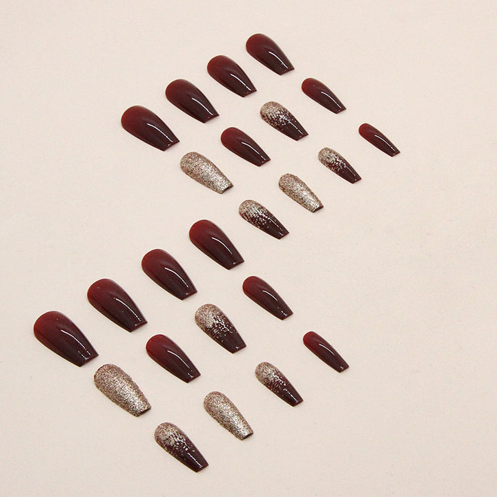 Elegantes Glitzerndes Nagelkunstdesign Karnz