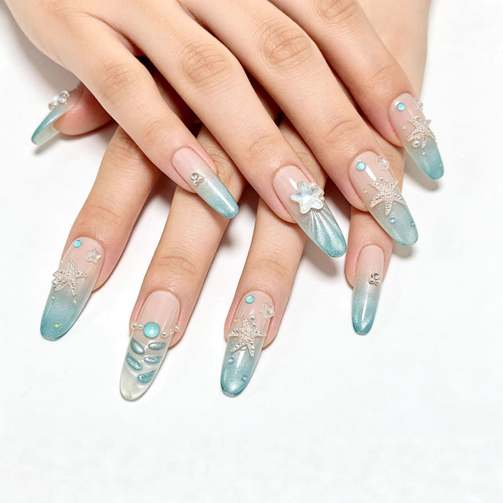 Kunstnägel mit Glitzerndem Sommerdesign Karnz