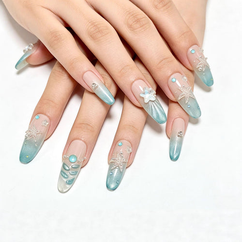 Kunstnägel mit Glitzerndem Sommerdesign Karnz
