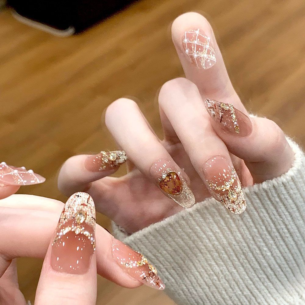 Künstlerisches dekoratives Press-on-Nagelset Karnz