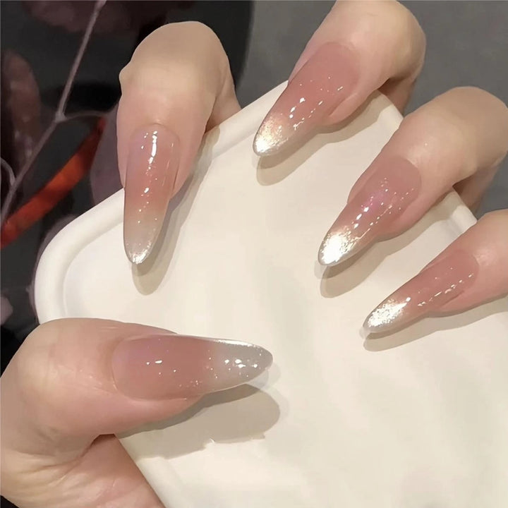 Glänzendes dekoratives Press-On-Nagelset Karnz