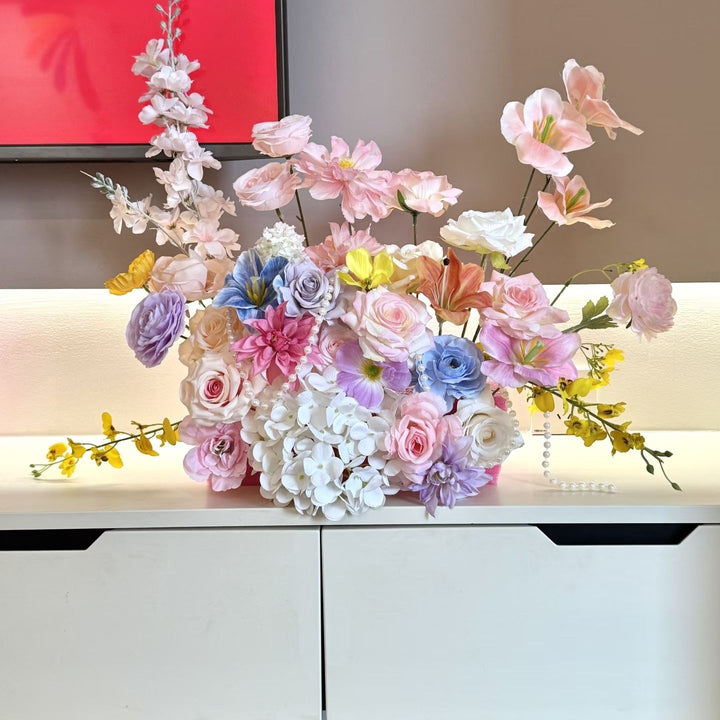 Lebendige künstliche Blumen-Mittelstück-Anordnung