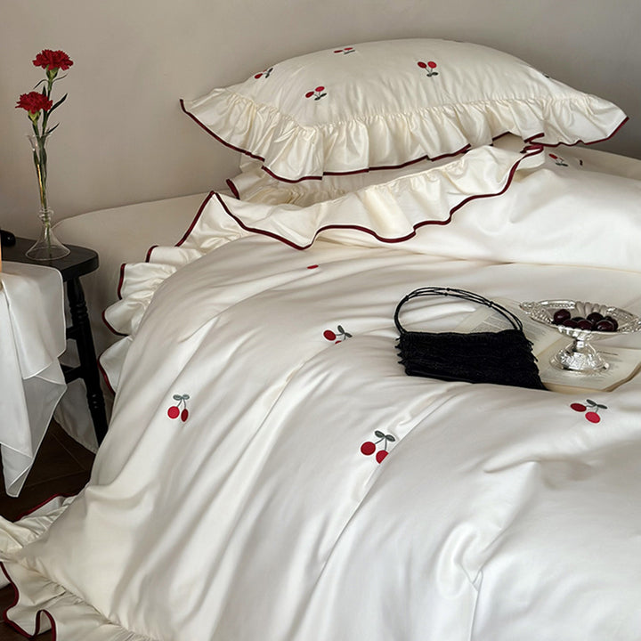 Luxus-Bettwäsche-Set aus Baumwollsatin mit Rüschen und Kirschenstickerei