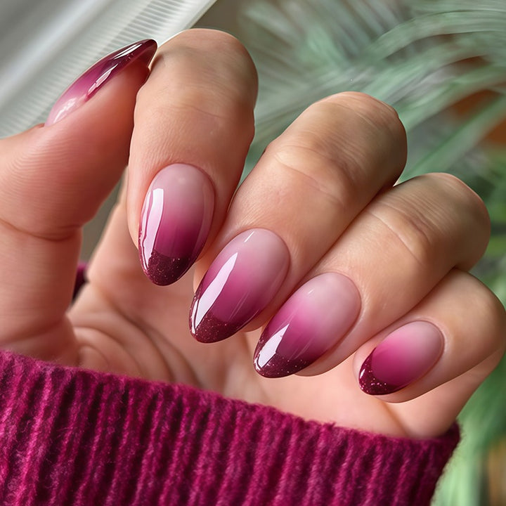 Künstliches Nagelset mit Ombre-Design und Glitter-Spitzen Karnz