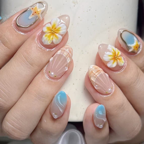 Künstlerisches Nageldesign-Set mit floralen und maritimen Akzenten Karnz