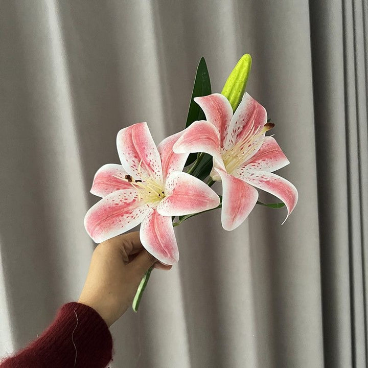 Künstlicher Flieder-Lilienstrauß