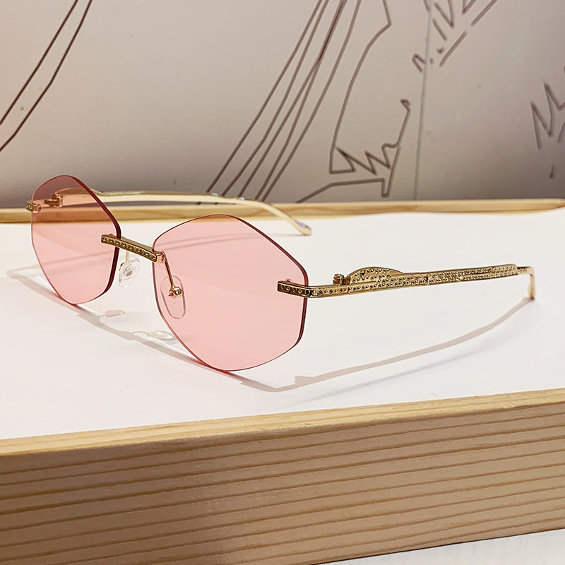 Damen extravagante Sonnenbrille mit funkelnden Akzenten Karnz