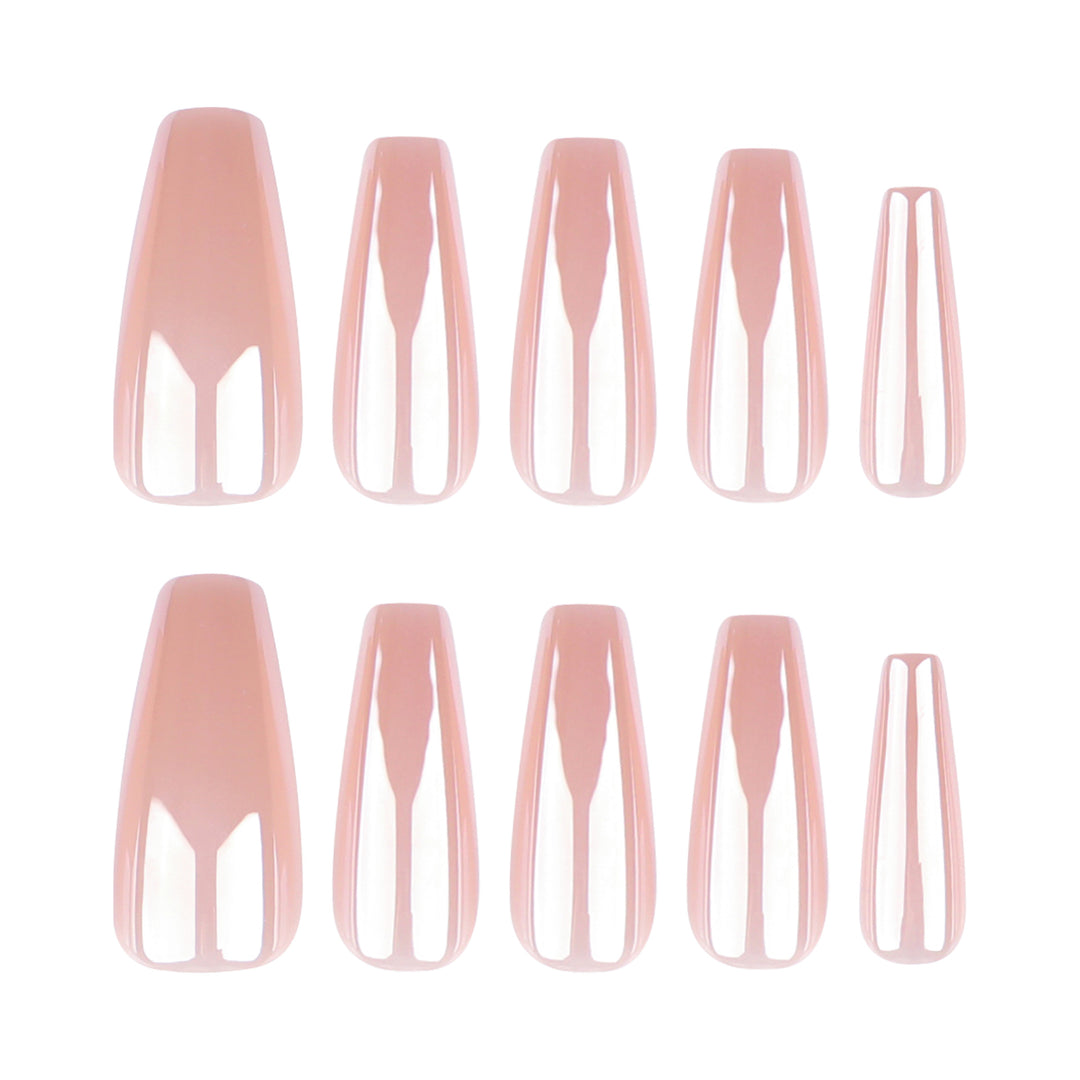 Hochglänzende Stiletto-Nägel Karnz