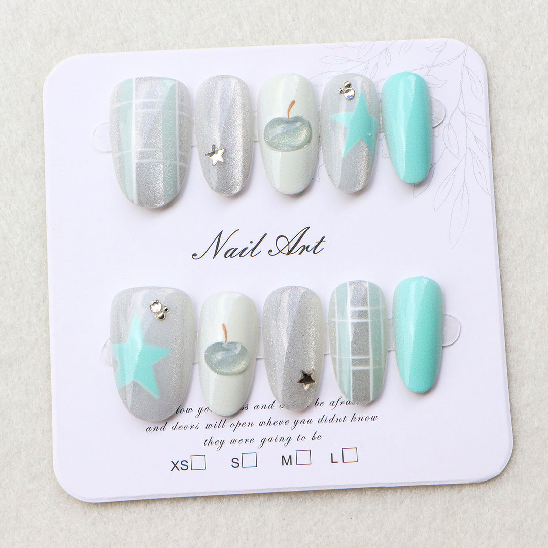 Stylisches Press-On Nagelkunst-Set mit geometrischen Mustern