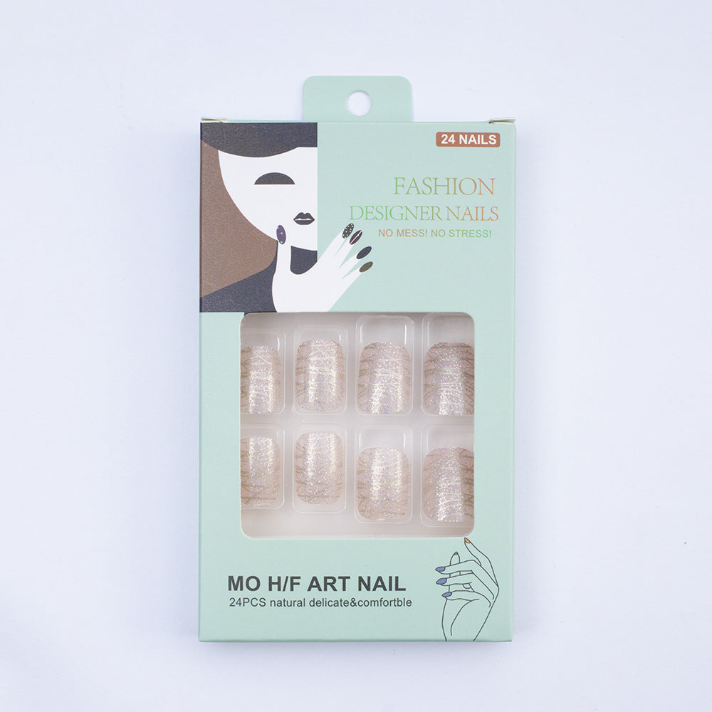 Kunstnägel mit elegantem Glitzerdesign Karnz