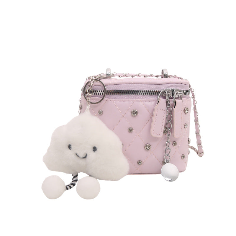Gepufferte Mini-Handtasche mit Kettendetail