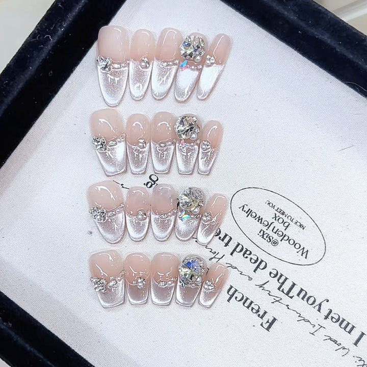 Künstliche Nagelkunst Karnz