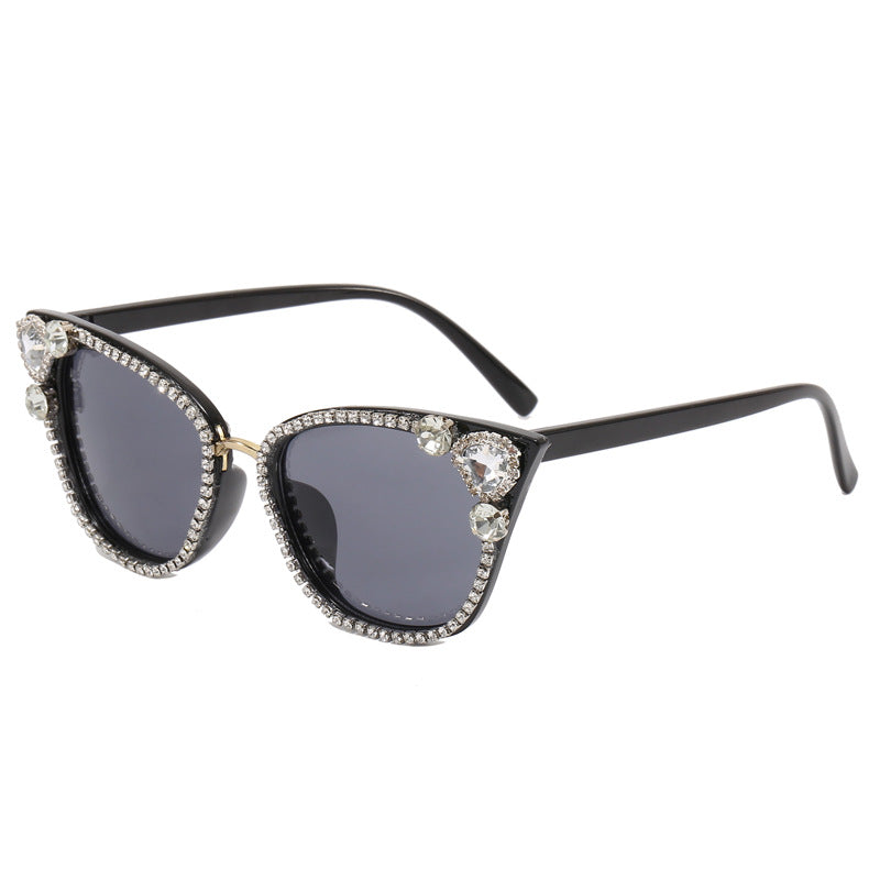 Damen Katzenaugen Sonnenbrille mit funkelnden Kristallverzierungen Karnz