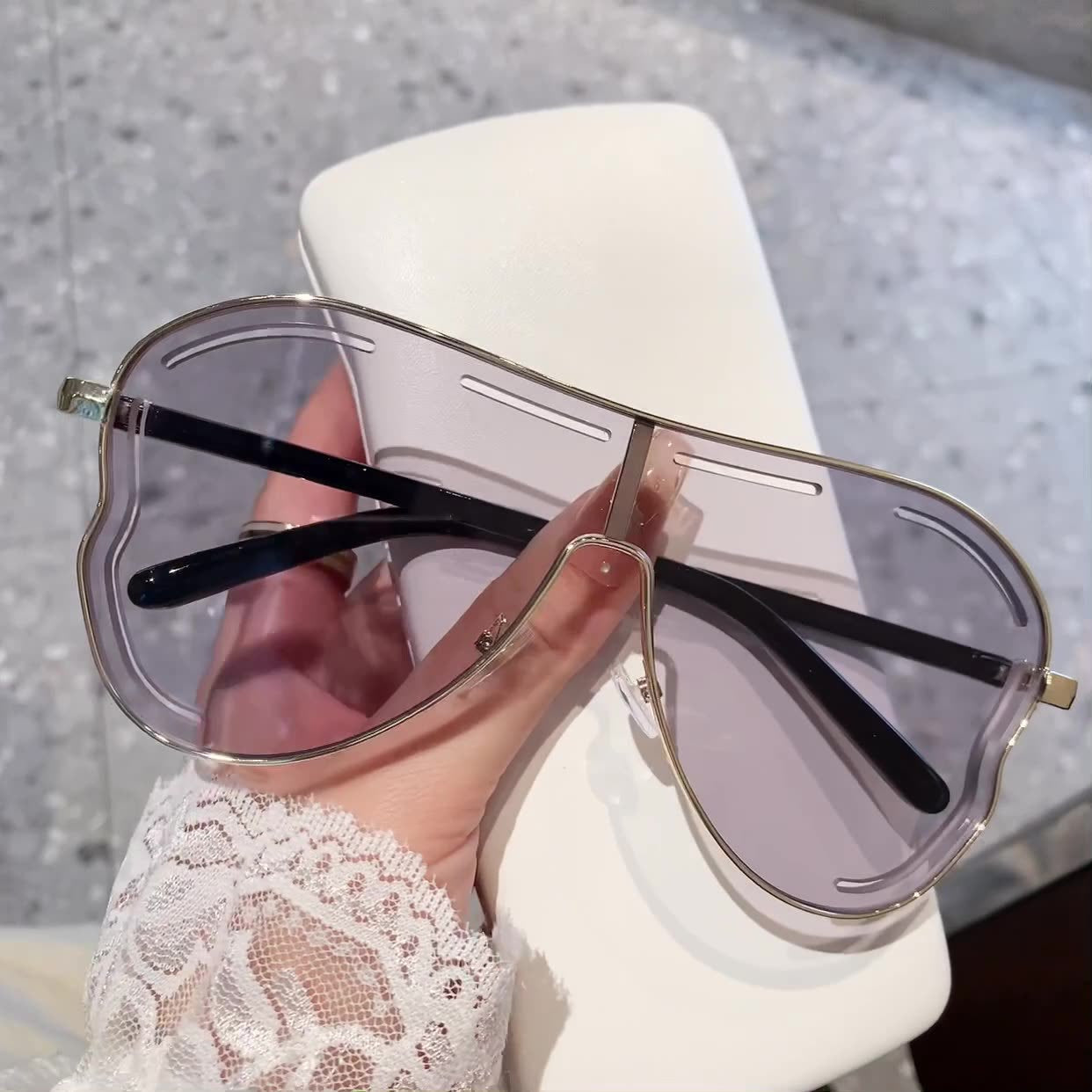 Damen Sonnenbrille im modernen Shield-Design Karnz