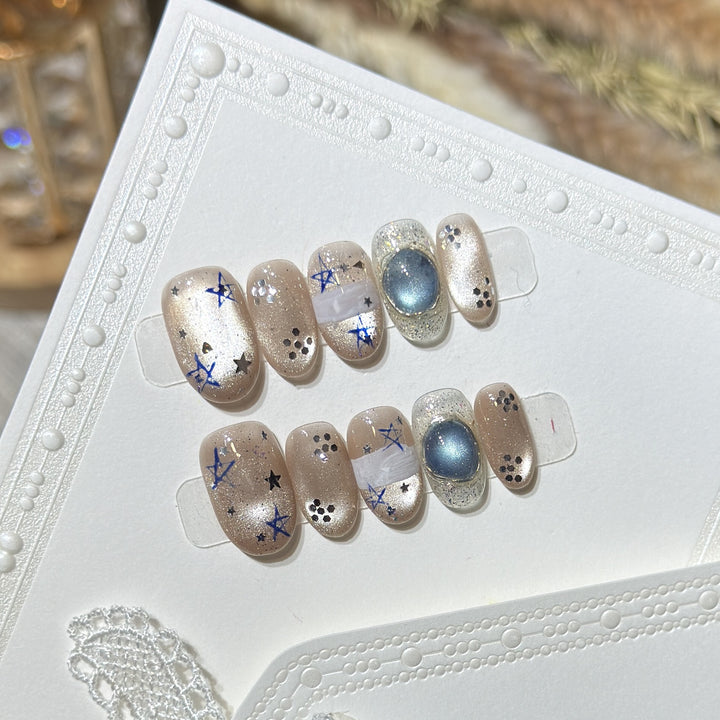 Himmelsinspiriertes Press-On Nagelset Karnz